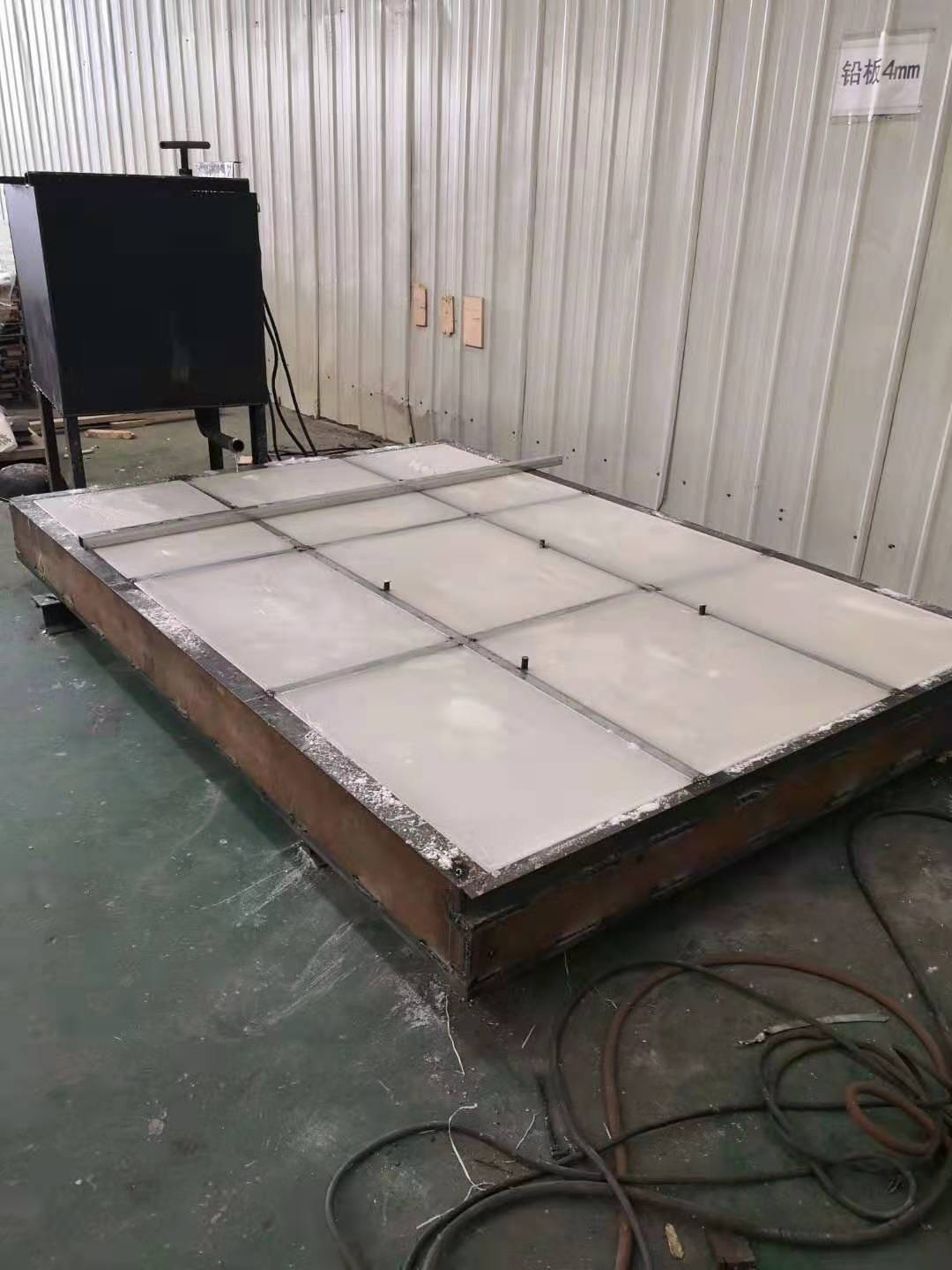 铅门