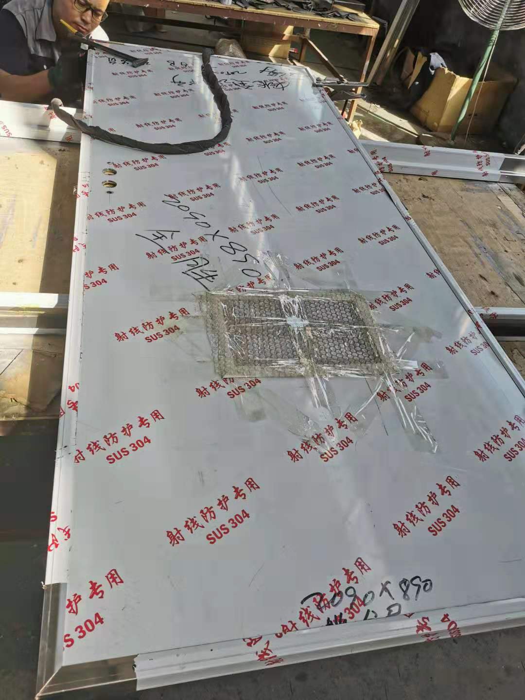 铅门