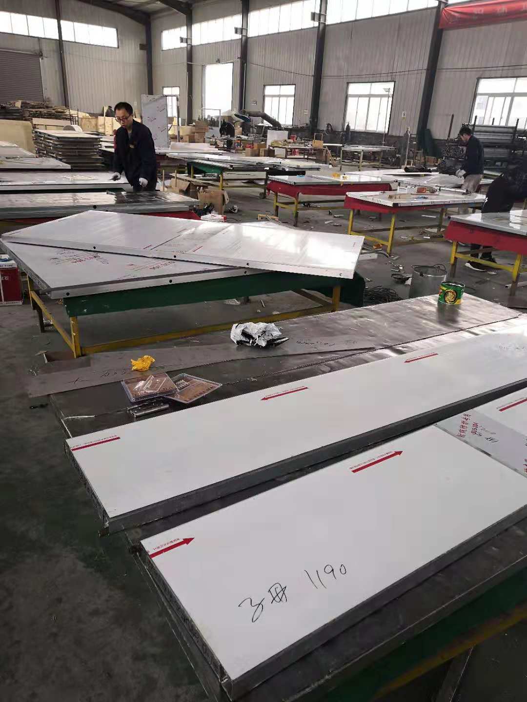 铅门生产车间